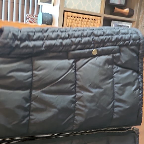 Vest - Picture 3 of 4